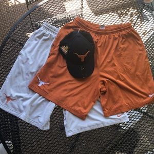 UT shorts & Nike 2013 OU/Texas hat!